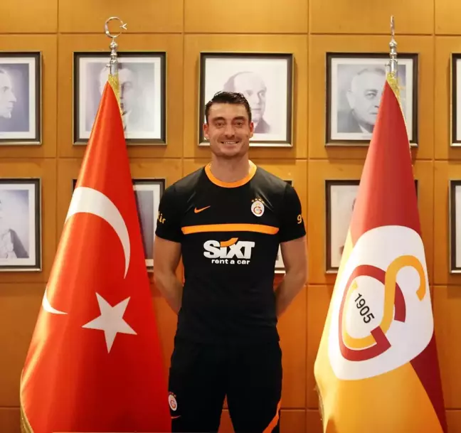 Albert Riera, Domenec Torrent'in ekibine katıldı