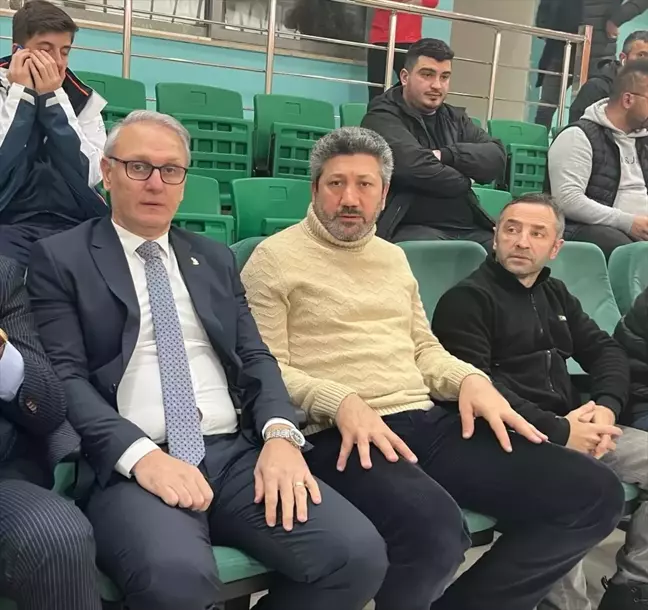 Hentbol Federasyonu Başkanı Uğur Kılıç Rize Valisi'ni Ziyaret Etti