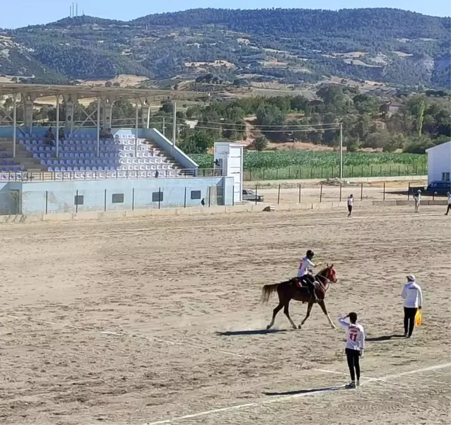 Selendi'de Atlı Cirit Müsabakaları Yarı Final Heyecanı Başladı