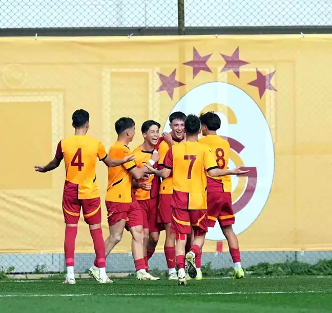 Galatasaray, Fenerbahçe'yi U17 Derbisinde 8-1 Mağlup Etti