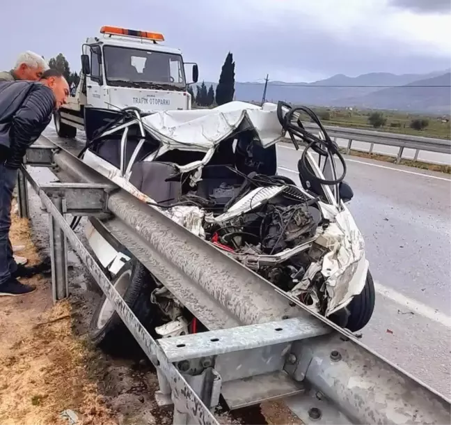 Manisa'da Trafik Kazası: 5 Yaralı