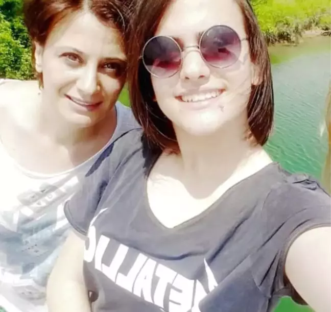 Kaybolan Kızının Ardından Denize Atlayıp İntihar Eden Anne Toprağa Verildi