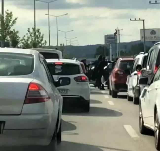 Trafiği kapatan düğün konvoyuna haklı isyan: