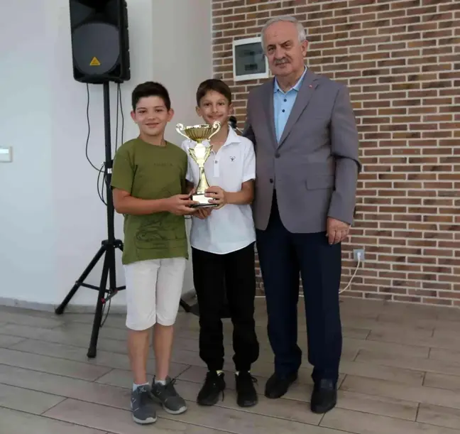 Yenikent Spor'a üç kupa birden
