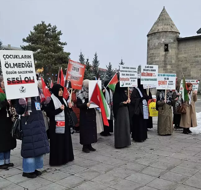 Erzurum'da Sağlık Çalışanlarından Gazze'ye Destek Yürüyüşü