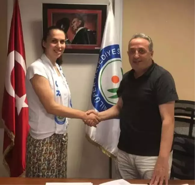 Nilüfer Belediyespor'a Elif'ten İmza