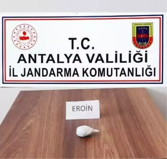 Yolcu üzerinde 18 gram eroin ele geçirildi