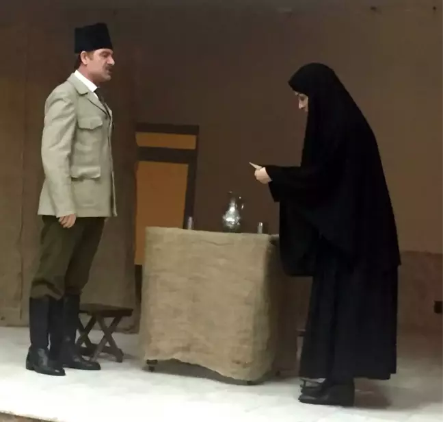 Seher'in Kadınları Adlı Tiyatro Oyunu Beğeniyle İzlendi