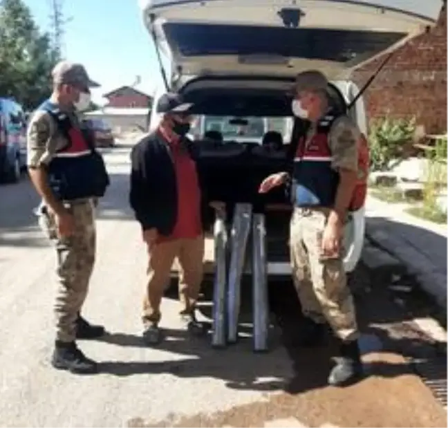 Camiden malzeme çalan şüpheli yakalandı