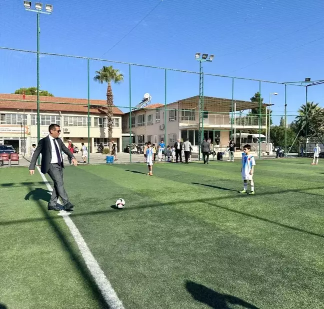 Cumhuriyet Bayramı İçin Ortaca'da Ortaokullar Arası Futbol Turnuvası Düzenlendi