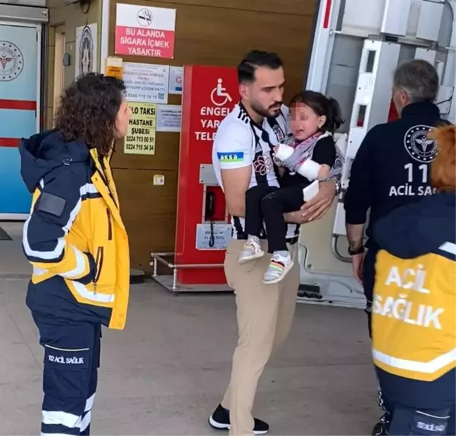 İnegöl'de Balkondan Düşen 3 Yaşındaki Çocuk Ağır Yaralandı