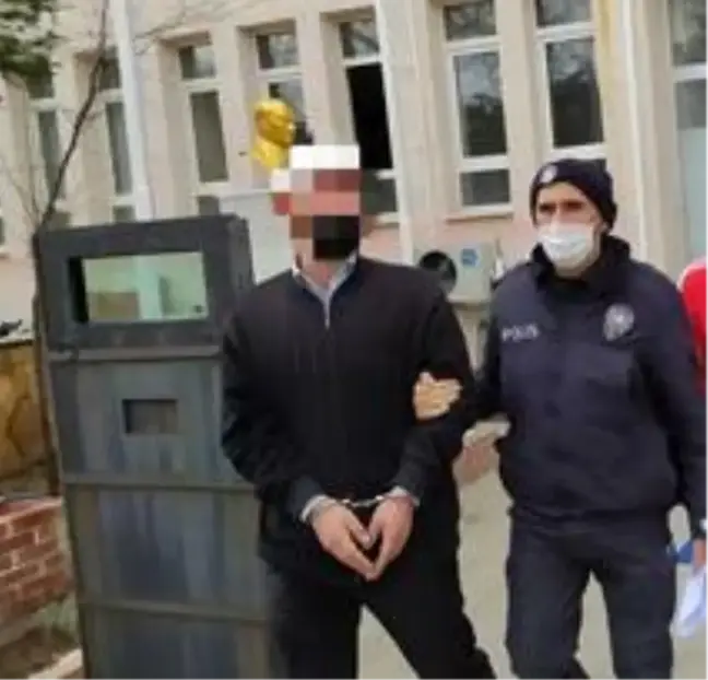 Aranması olan şahıslar sokağa çıkma kısıtlamasına takıldı