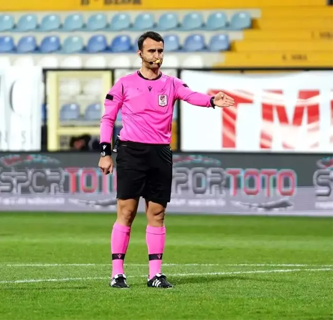 Sivasspor Fenerbahçe maçında hakem Atilla Karaoğlan düdük çalacak