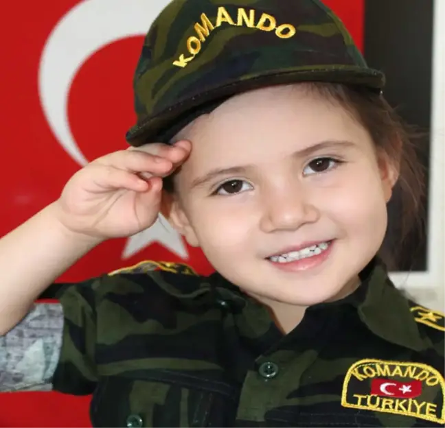 4 Yaşında Ama İstiklal Marşı'nın Tamamını Ezbere Biliyor