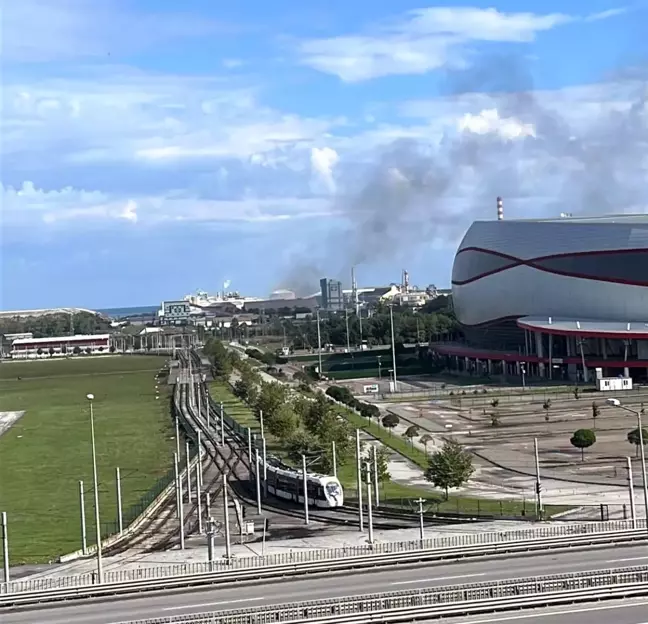 Samsun'da gübre fabrikasında çıkan yangın paniğe neden oldu