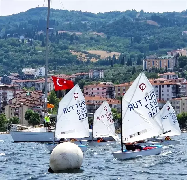 Karamürsel Kurtuluş Kupası'nda Yelken Yarışları Gerçekleştirildi