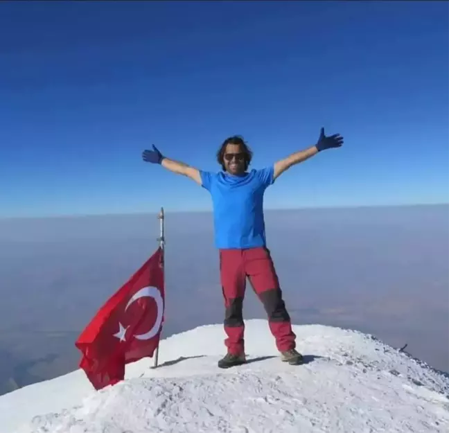 Elbruz Dağı'na tırmanış yaparken hayatını kaybeden Mehmet Kocaakça'nın Manavgat'taki evine taziye çadırı kuruldu