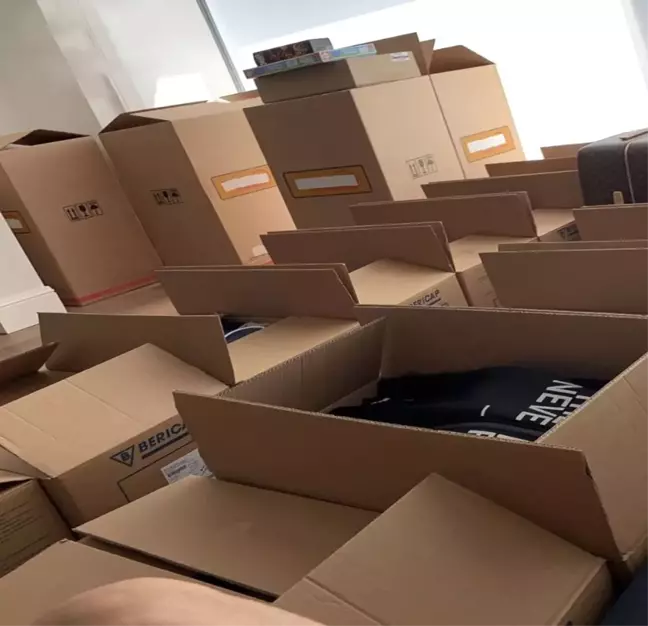 Soldado eşyalarını topladı