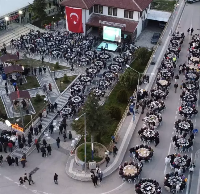 Bursa Büyükşehir Belediyesi tarafından Harmancık'ta geleneksel iftar yemeği düzenlendi
