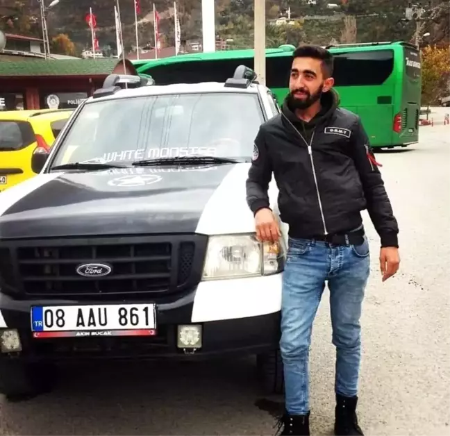 Artvin'de Trafik Kazası: 1 Ölü, 4 Yaralı