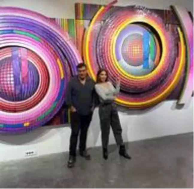 Ebru Yaşar, ünlü ressam Ahmet Güneştekin'i ziyaret etti