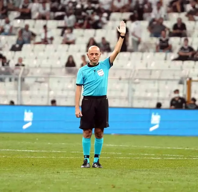 FIFA'dan Cüneyt Çakır'a davet