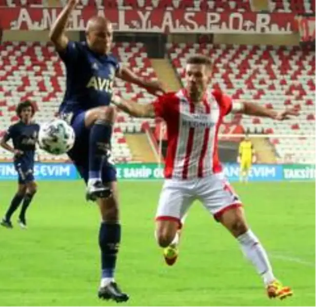 Alman yıldız Podolski'nin golleri Antalyaspor'a yetmedi