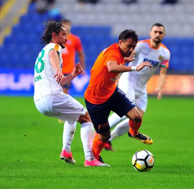 Başakşehir Alanya'yı 2-1'le Geçti