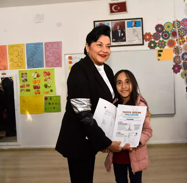Vali Civelek Öğrencilerin Karne Sevincini Paylaştı
