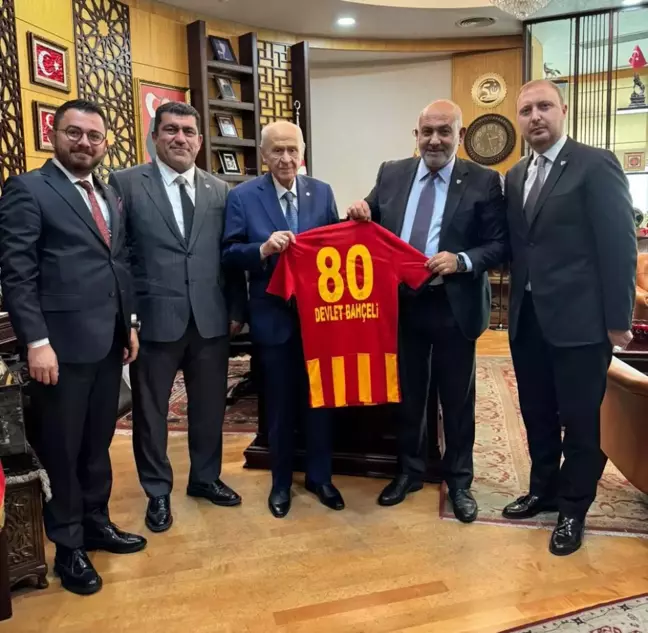 Kayserispor Başkanı Ali Çamlı, MHP Genel Başkanı Devlet Bahçeli'yi ziyaret etti