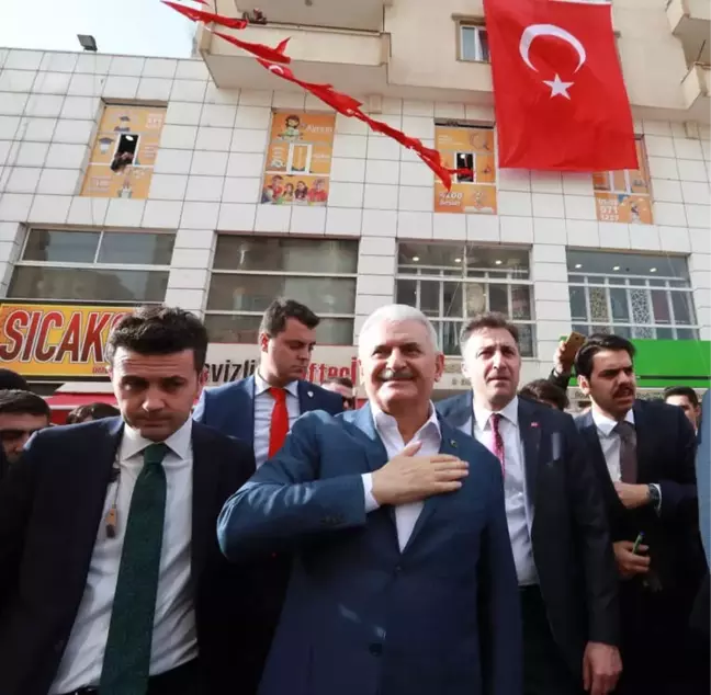 Başbakan Yıldırım Pankartlı Daveti Kırmadı