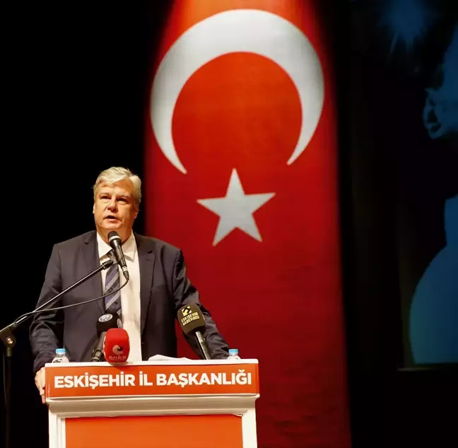 CHP genel başkanlığına adaylığını açıklayan Öymen, partisinin Eskişehir İl Kongresi'nde konuştu Açıklaması