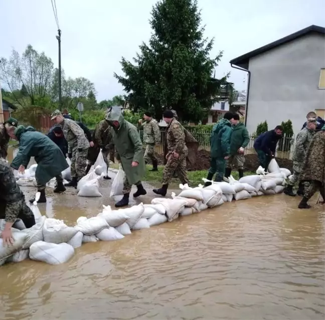 Bosna Hersek'te Yaşanan Taşkınlar Hayatı Felç Etti