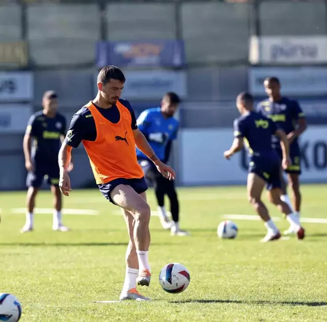 Fenerbahçe, Lille maçı öncesi hazırlıklarını tamamladı