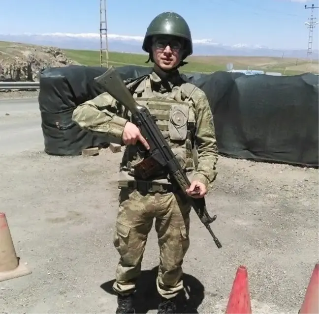 Hisarcıklı Asker Orhan Arı'dan Ağrı'daki Sahurda Şehitlere Dua