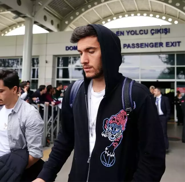 Beşiktaş devre arası kampı için Antalya'ya geldi