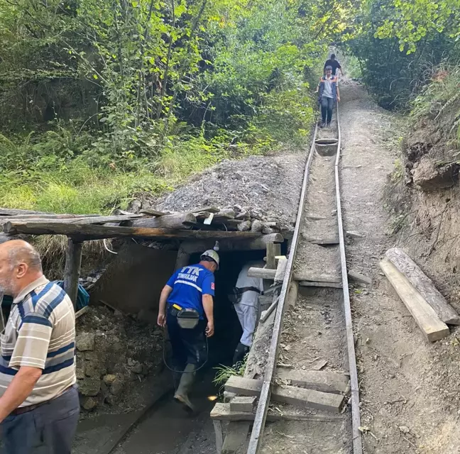 Zonguldak'ta ruhsatsız maden ocağında göçük: İşçi mahsur kaldı