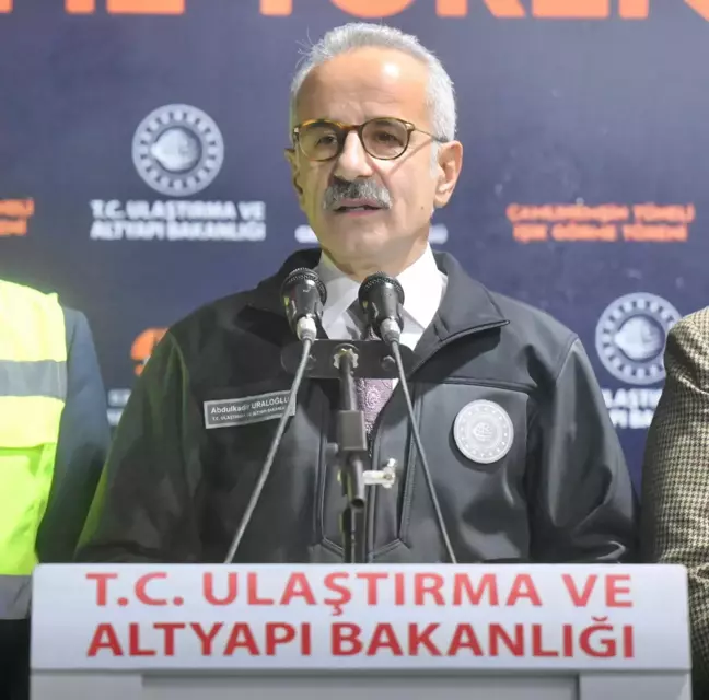 Bakan Uraloğlu: Dağları tünellerle delerek ihtiyaç duyulan projeleri gerçekleştirdik