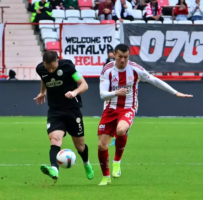 Antalyaspor ve Çaykur Rizespor 0-0 Eşitlikle Kapandı