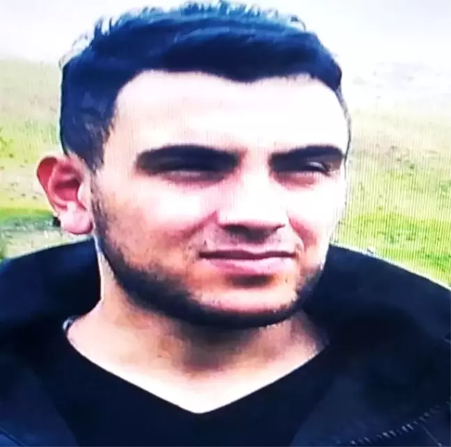 Şehidin Tatvan'daki Köyü Bayraklarla Donatıldı