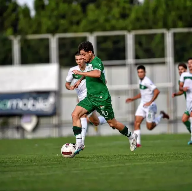 Bursaspor, kendi arasında maç yaptı