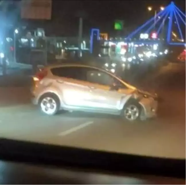 Ankara'da Hatalı Şerit Değiştiren Araç Kaza Yaptı