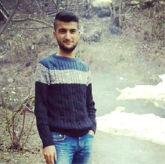 Kaza Yapan Arkadaşlarına Yardıma Giderken Kazada Öldü