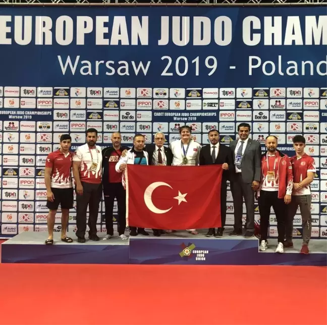 Hilal Öztürk'ten bronz madalya
