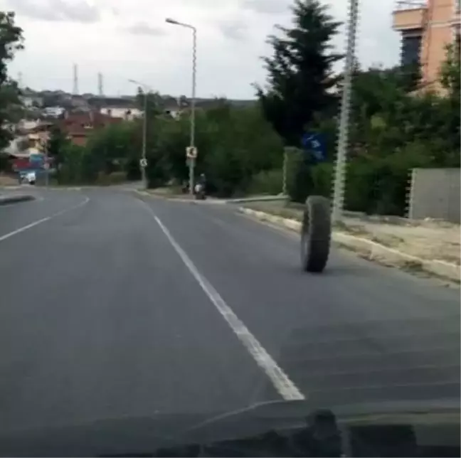 Arnavutköy'de fırlayan kamyon lastiği kaldırımdaki çocuğa çarptı