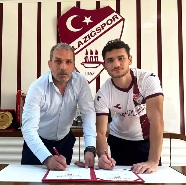 Elazığspor'da genç oyuncularla sözleşme imzalandı