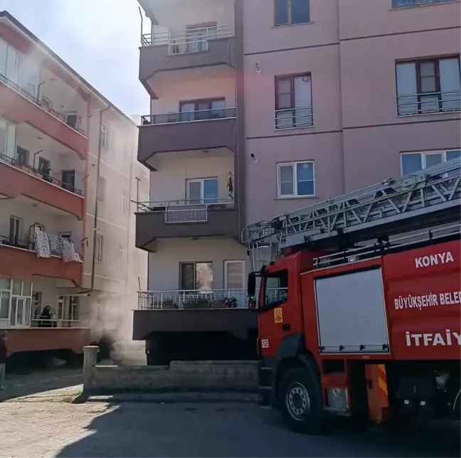 Konya'da 4 Katlı Apartmanda Yangın Çıktı