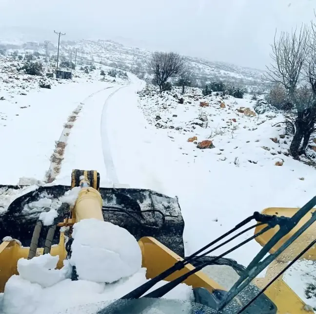 Adıyaman'da Kar Yağışı Nedeniyle 45 Köye Ulaşım Sağlanamıyor