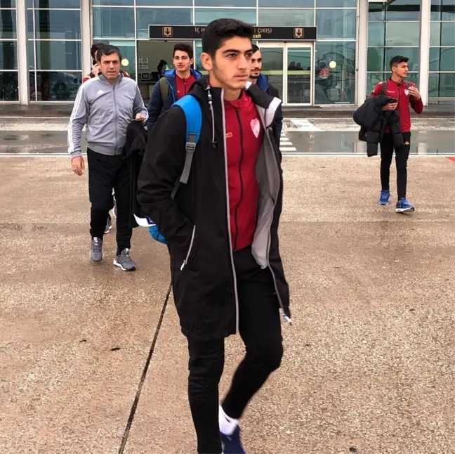 Elazığspor 18 futbolcuyla İstanbul'da