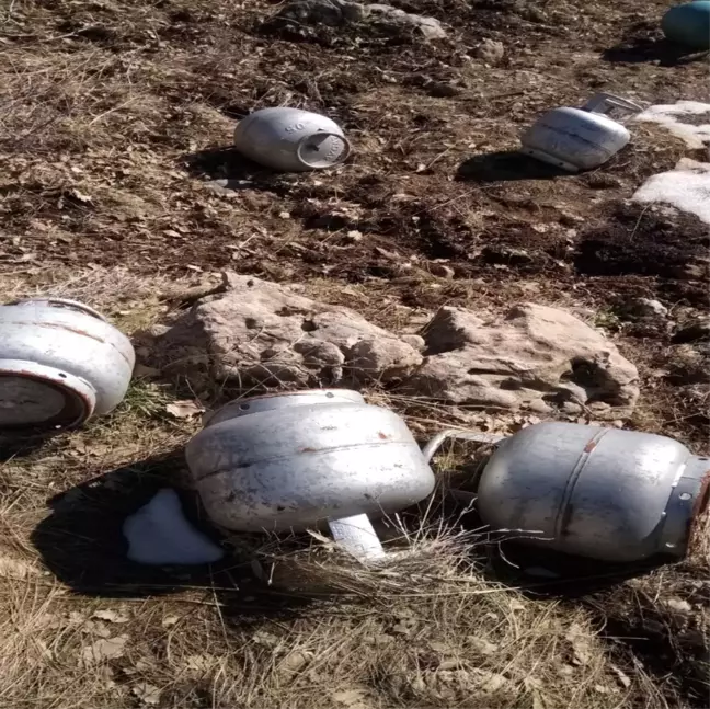 Cudi Dağı'nda Teröristlere Ait Yaşam Malzemesi Ele Geçirildi
